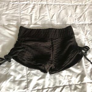 Side and back crunch booty shorts.